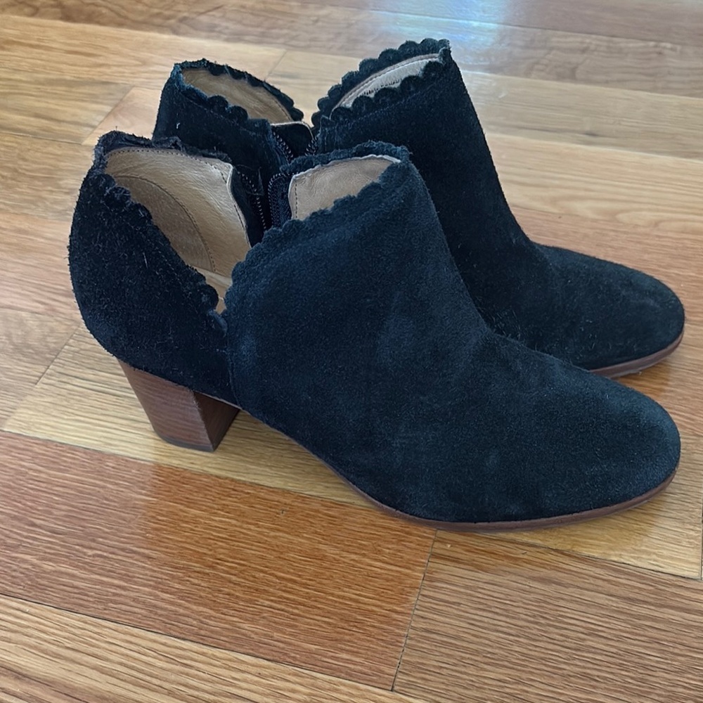 Black suede booties jack rogers scalloped size 8 ankle boots shoes Marianne